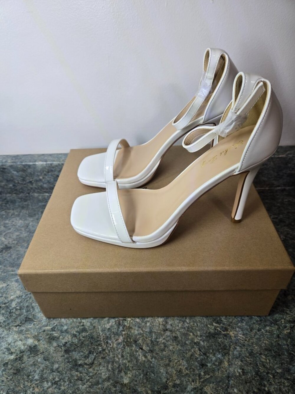 Elisabet Tang White Patent Strappy Stiletto Platform Heels Size 7 Ankle Strap